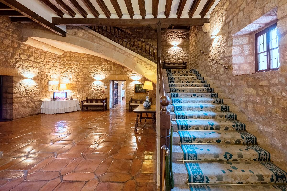 El castillo de Sigüenza: una fortaleza medieval y el eco de una Borbón entre sus muros