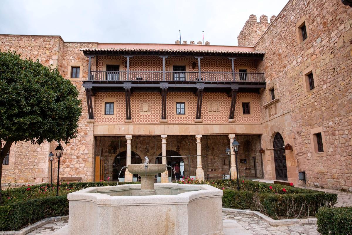 El castillo de Sigüenza: una fortaleza medieval y el eco de una Borbón entre sus muros