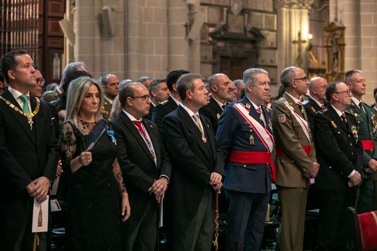 Ni el sol pudo con la fe: Toledo se vuelca con la Custodia de Arfe