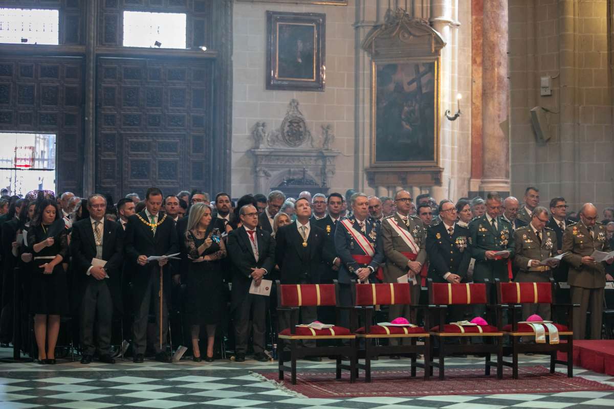 Ni el sol pudo con la fe: Toledo se vuelca con la Custodia de Arfe