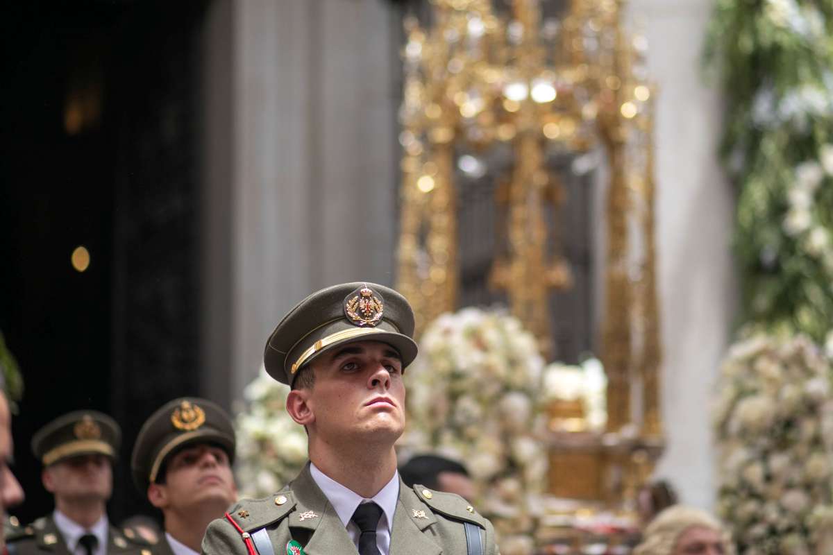 Ni el sol pudo con la fe: Toledo se vuelca con la Custodia de Arfe