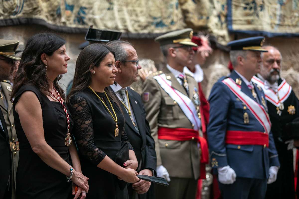 Ni el sol pudo con la fe: Toledo se vuelca con la Custodia de Arfe