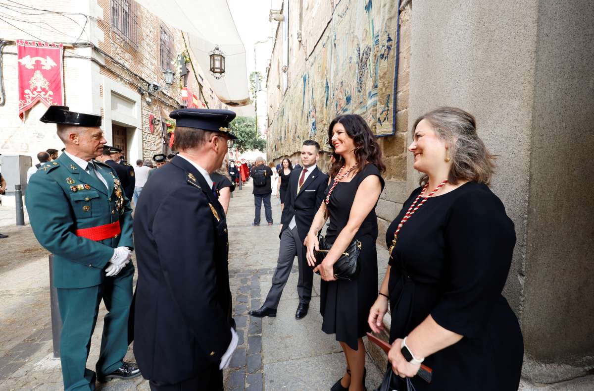 Ni el sol pudo con la fe: Toledo se vuelca con la Custodia de Arfe