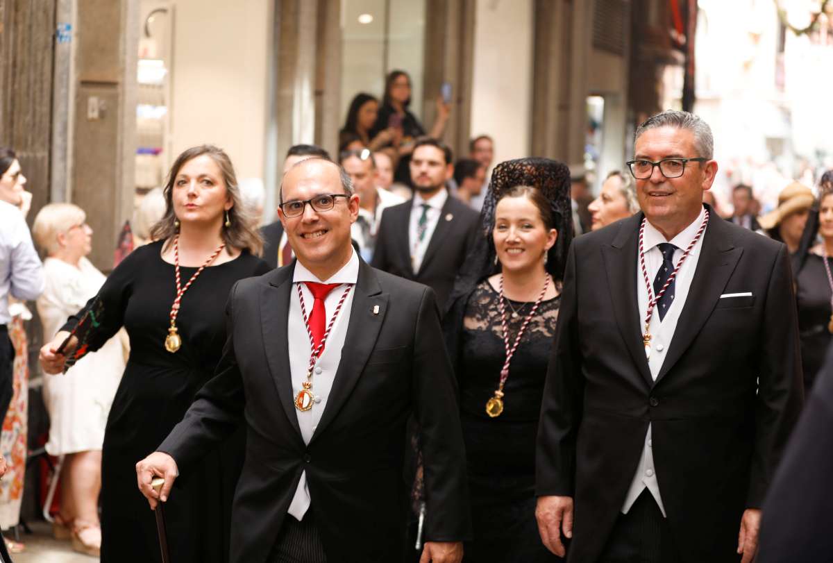 Ni el sol pudo con la fe: Toledo se vuelca con la Custodia de Arfe