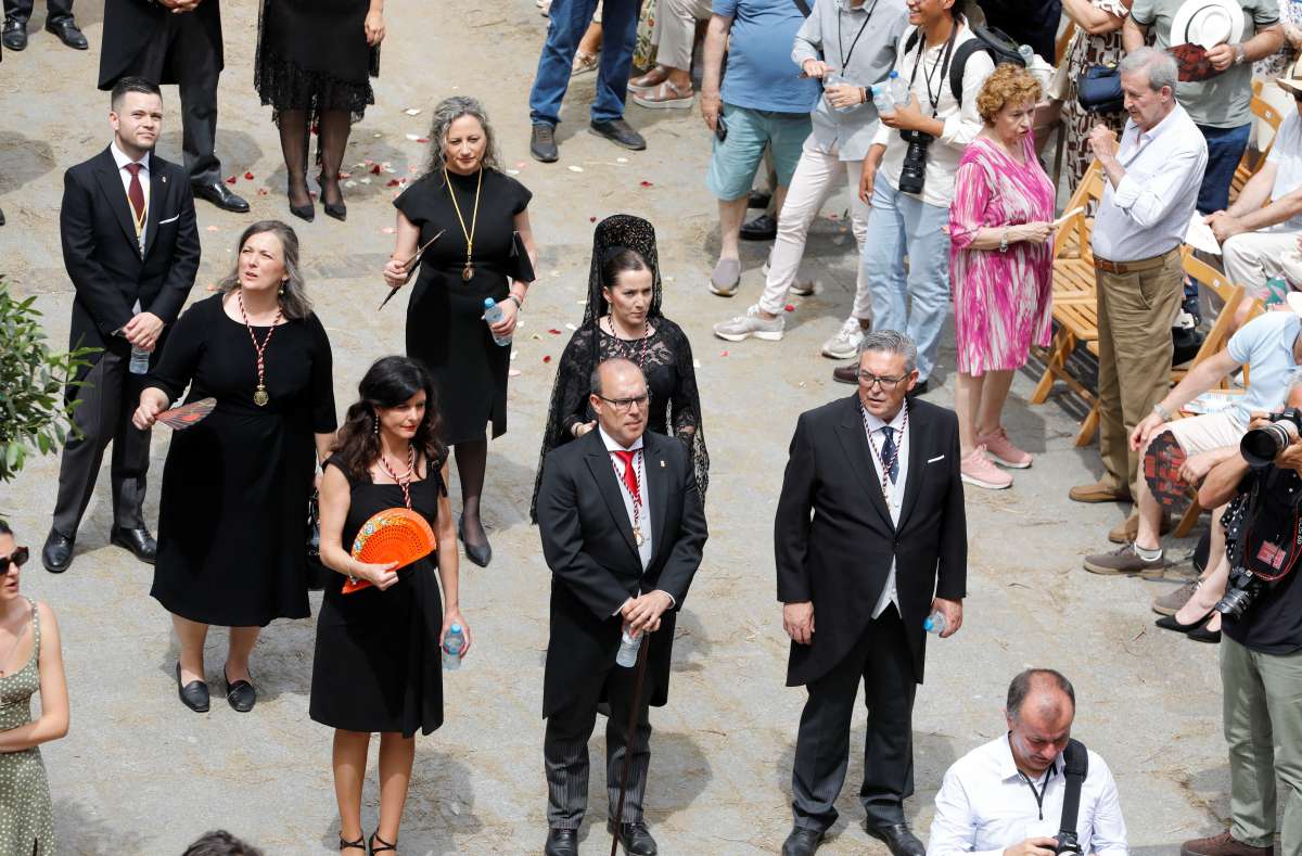 Ni el sol pudo con la fe: Toledo se vuelca con la Custodia de Arfe