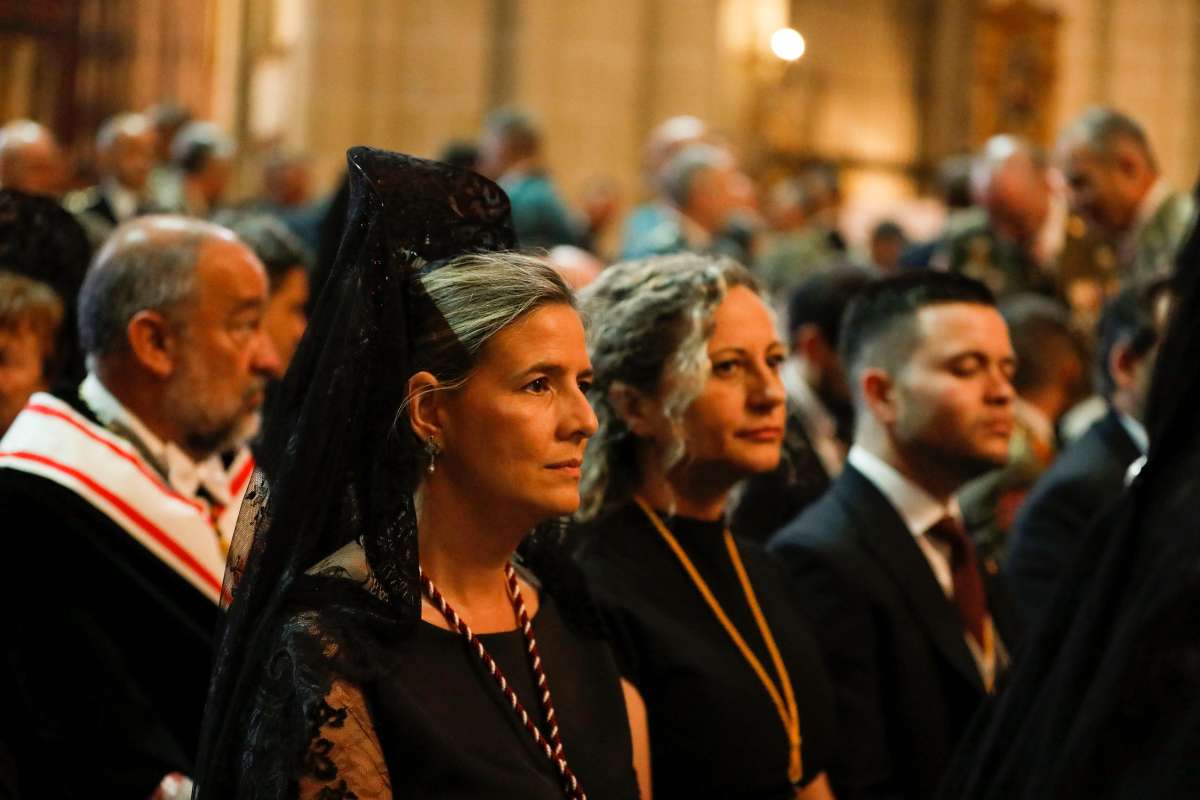 Ni el sol pudo con la fe: Toledo se vuelca con la Custodia de Arfe