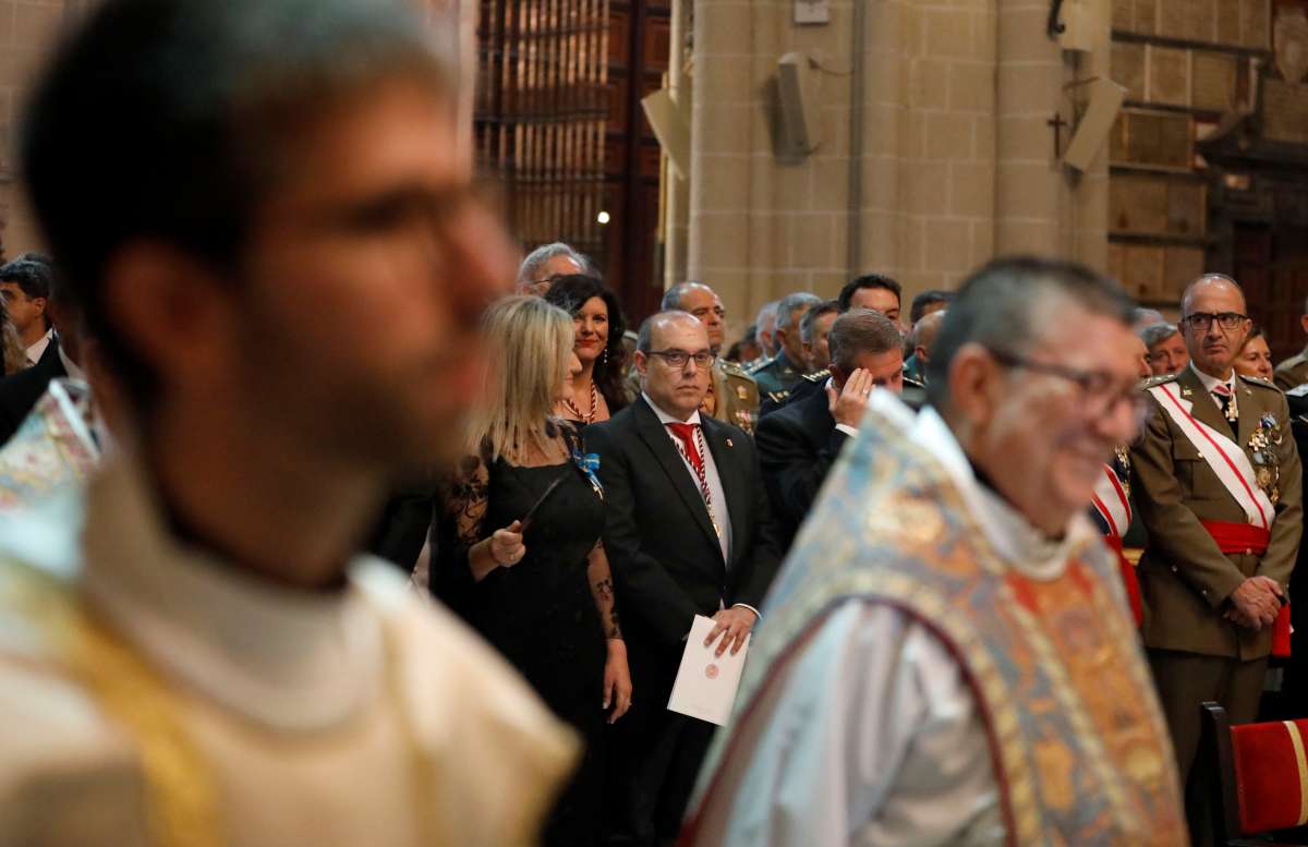 Ni el sol pudo con la fe: Toledo se vuelca con la Custodia de Arfe