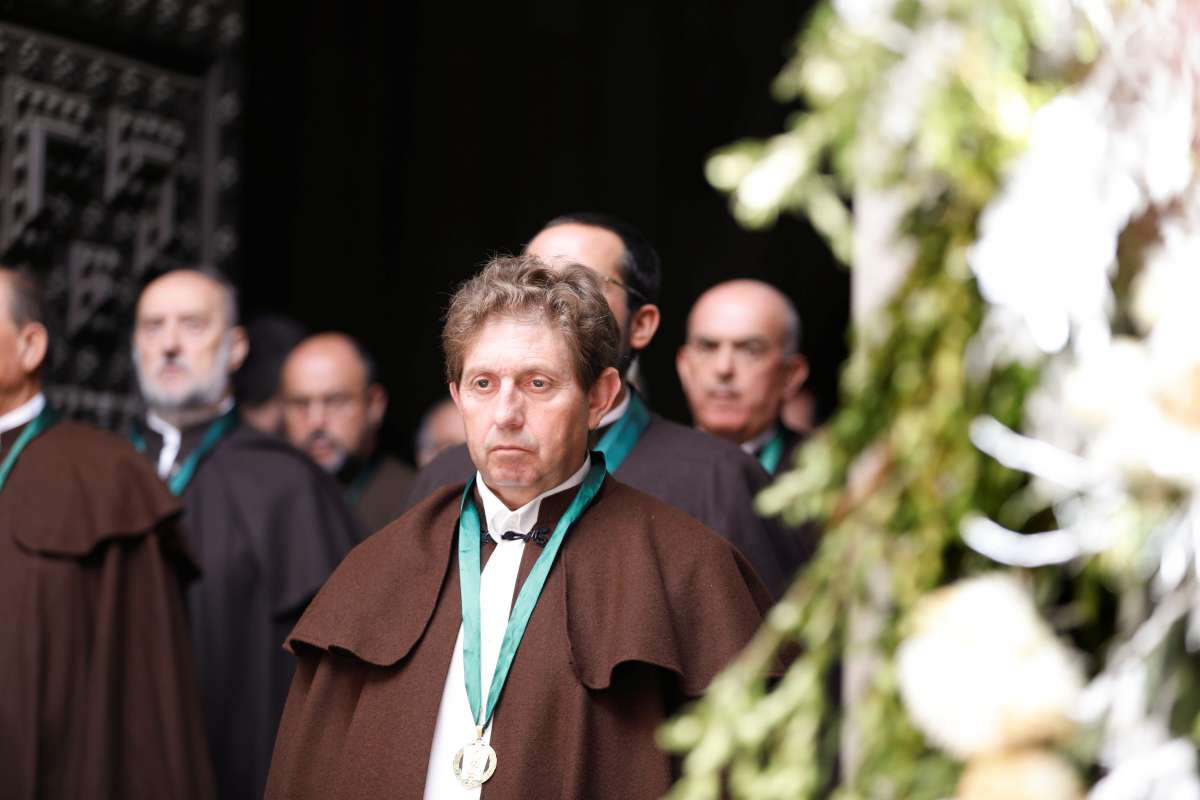 Ni el sol pudo con la fe: Toledo se vuelca con la Custodia de Arfe