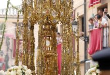 Ni el sol pudo con la fe: Toledo se vuelca con la Custodia de Arfe