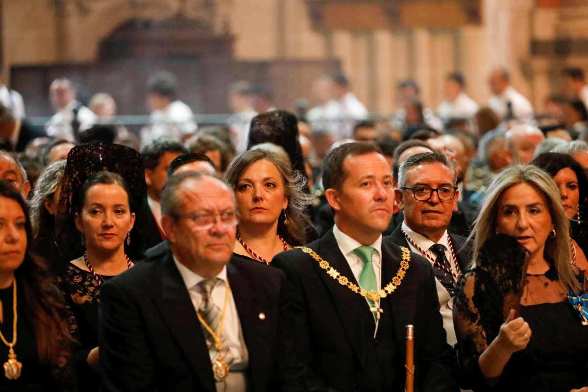 Ni el sol pudo con la fe: Toledo se vuelca con la Custodia de Arfe