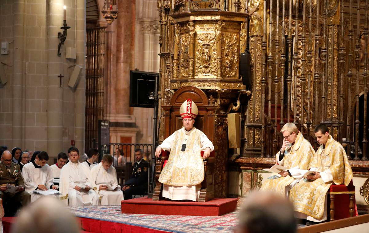 Ni el sol pudo con la fe: Toledo se vuelca con la Custodia de Arfe