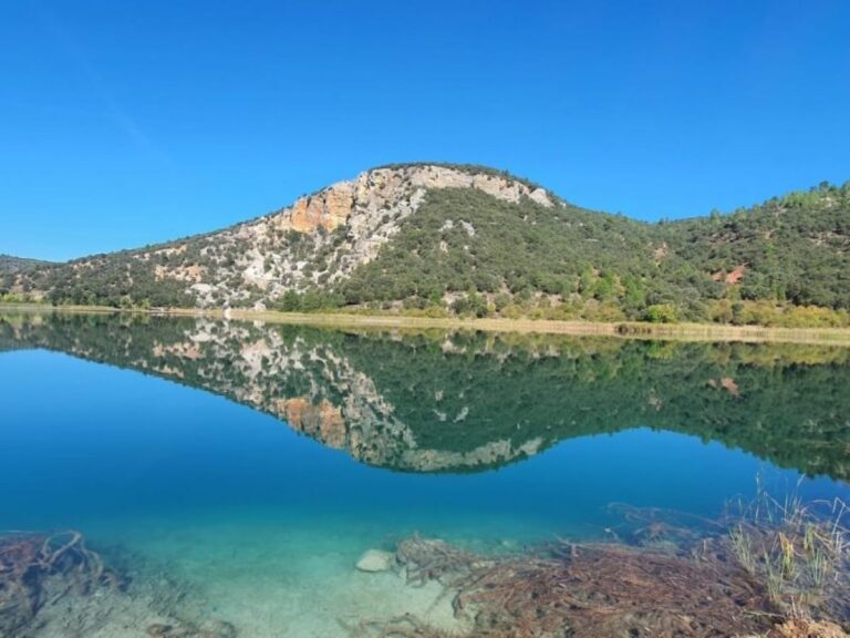 Un paraíso natural en Cuenca: el oasis turquesa en la Laguna del Tobar