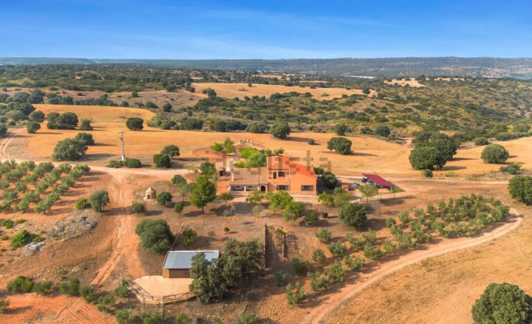 A la venta una exclusiva finca de caza junto a un embalse en Ciudad Real