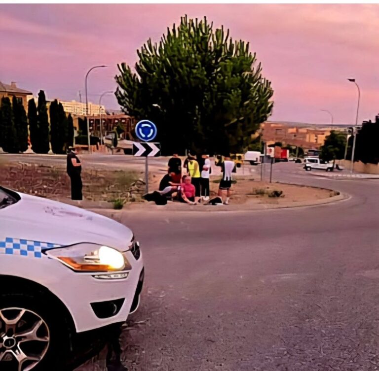 Un motorista de 17 años resulta herido tras chocar con una señal en Cuenca