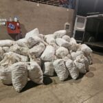 Pillados mientras intentaban vender 3.360 kilos de ajos robados en Las Pedroñeras