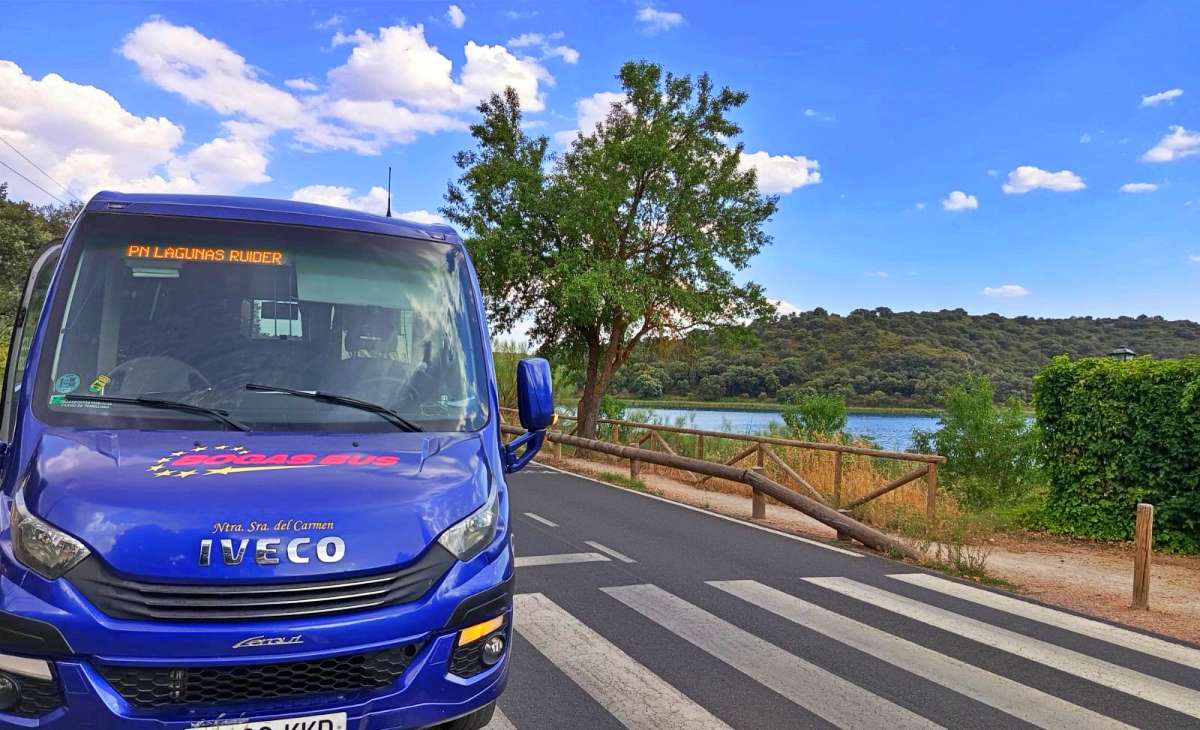 Los autobuses gratuitos retoman servicio en las Lagunas de Ruidera