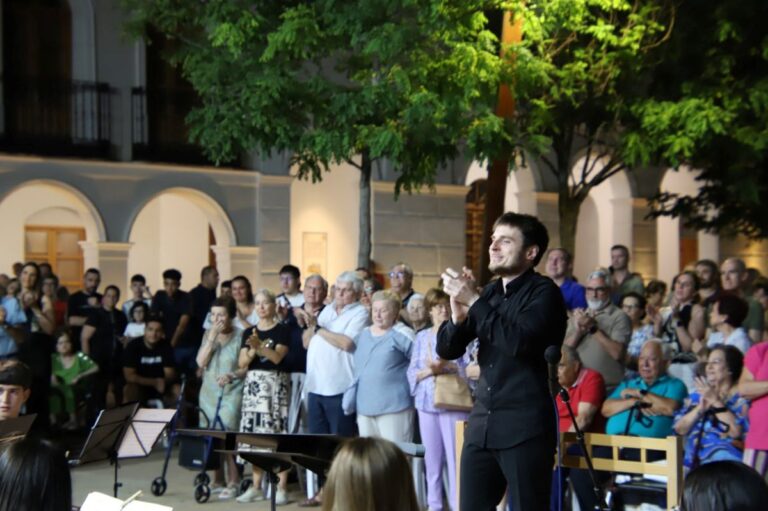 ‘Gratitud’ en el adiós de Eduardo Gallego a la banda de Manzanares
