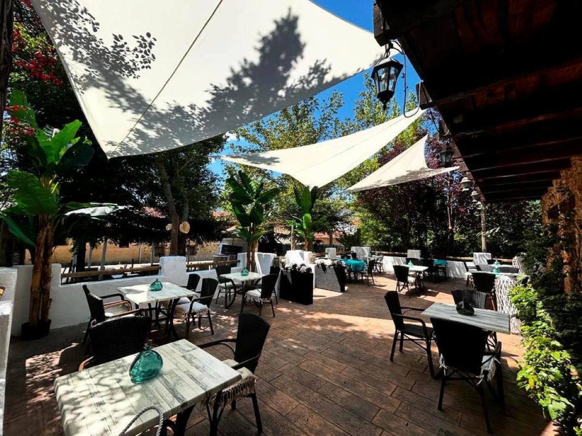 Cinco rincones ideales para comer en verano en Castilla-La Mancha: terrazas junto al río y ambiente de chiringuito