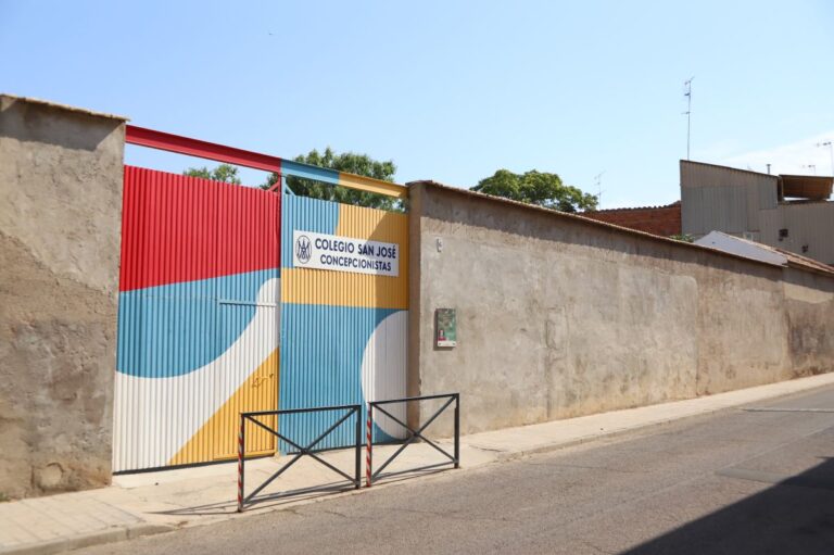 El Ayuntamiento de Manzanares financiará las obras del nuevo vallado perimetral del colegio ‘San José’