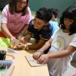 La escuela de verano de Manzanares vuelve a llenar de actividad las aulas de la Universidad Popular