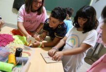 La escuela de verano de Manzanares vuelve a llenar de actividad las aulas de la Universidad Popular