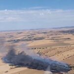 Las llamas de un camión ocasionan un incendio forestal en Alcolea de Calatrava