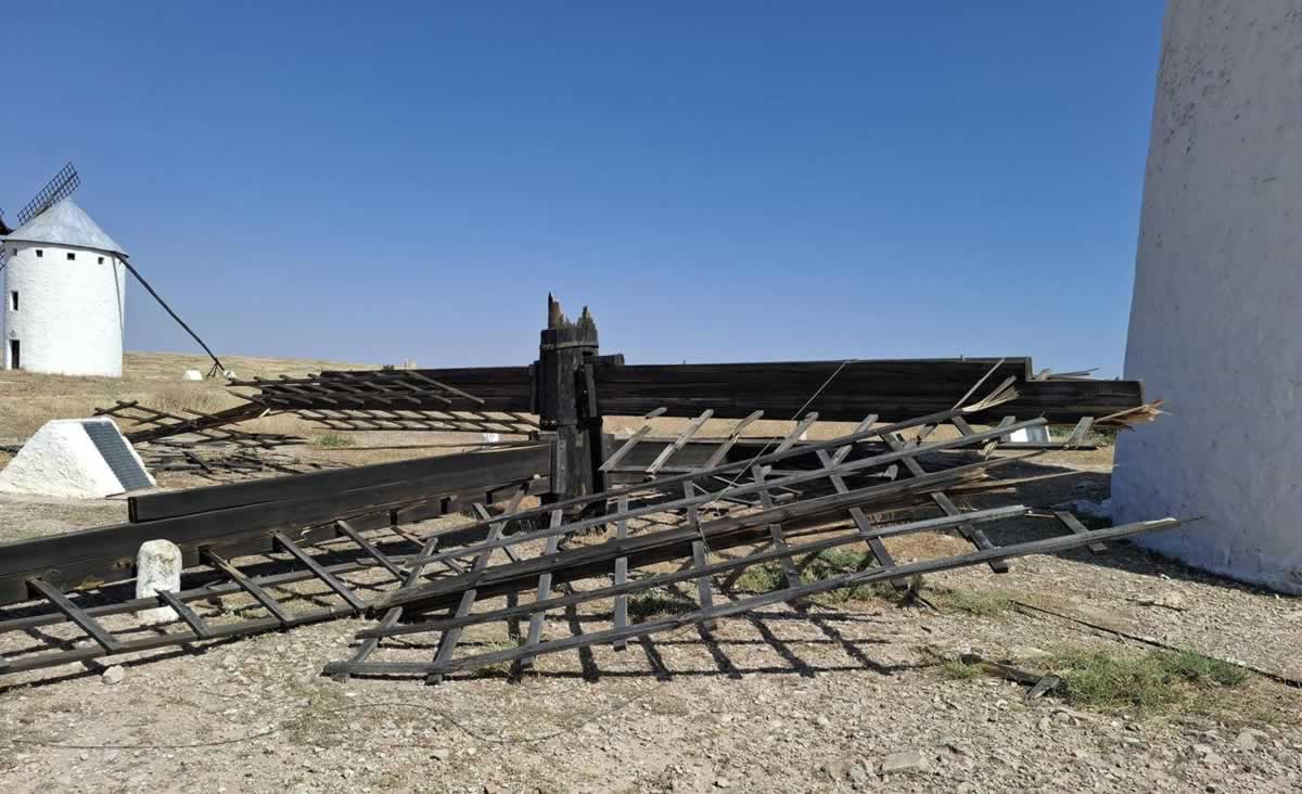 El viento destroza el eje y las aspas del molino Inca Garcilaso de Campo de Criptana