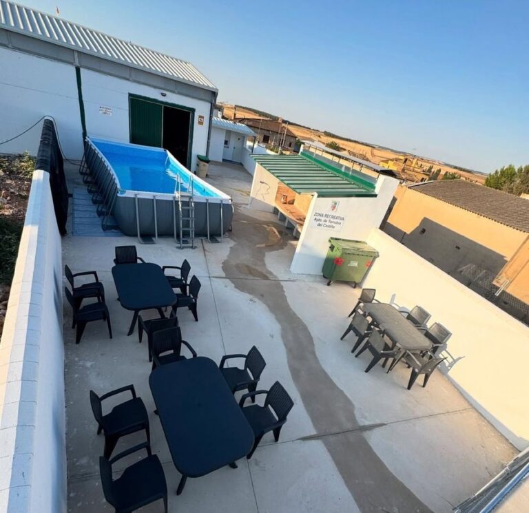 El verano en un pueblo de Cuenca de 42 habitantes: han comprado una piscina entre varios