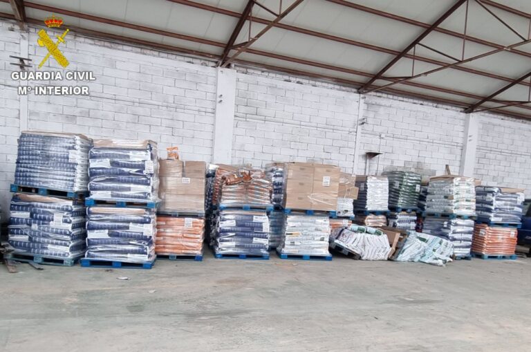 Hallan un semirremolque en Tarancón con 59 pallets de pienso robados, valorados en 82.000 euros