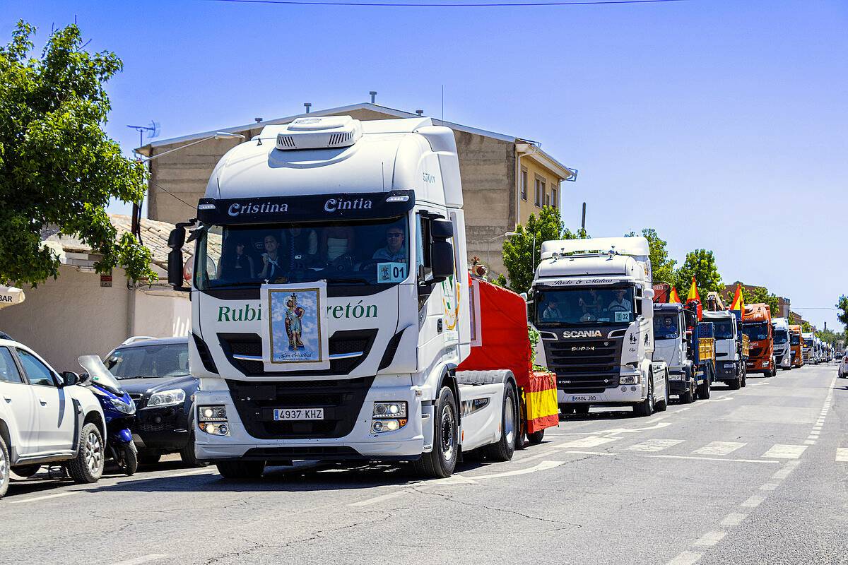 Argamasilla de Alba celebra San Cristóbal con una vistosa caravana de camiones