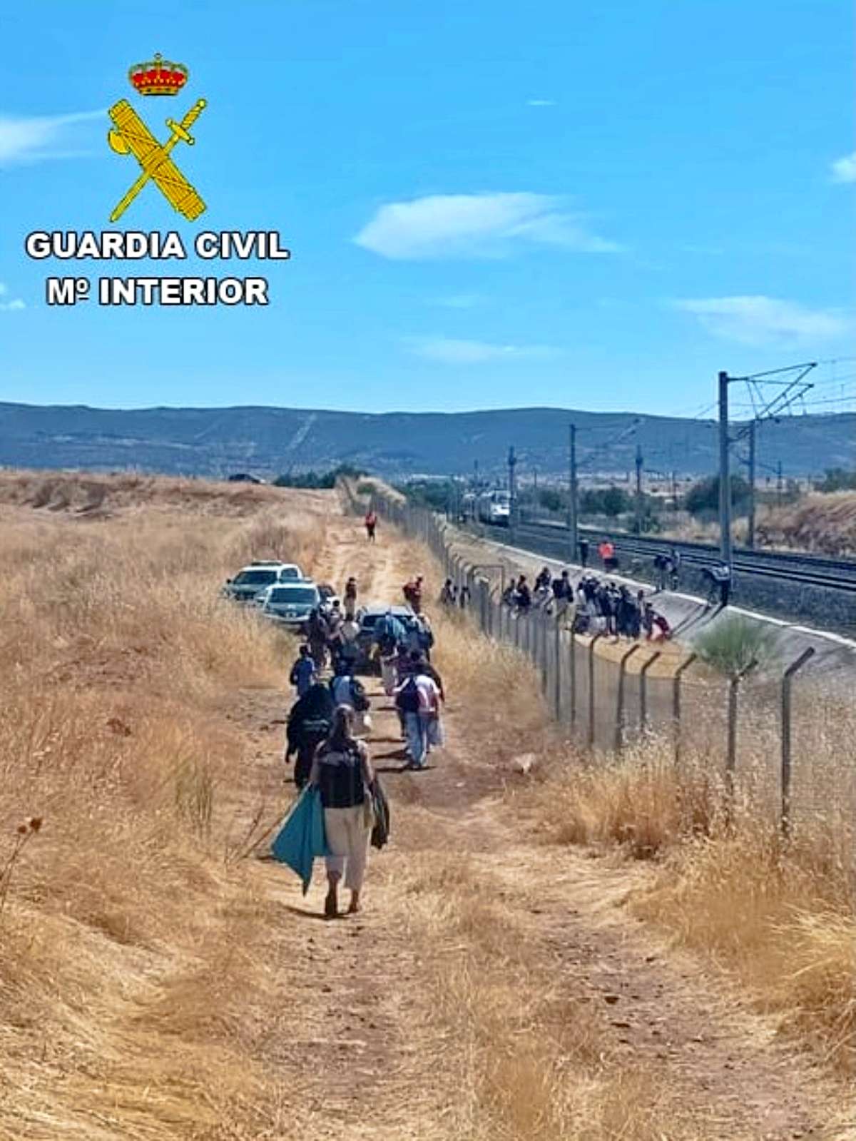 La Guardia Civil auxilia a más de 600 pasajeros tras el incendio de un tren AVE