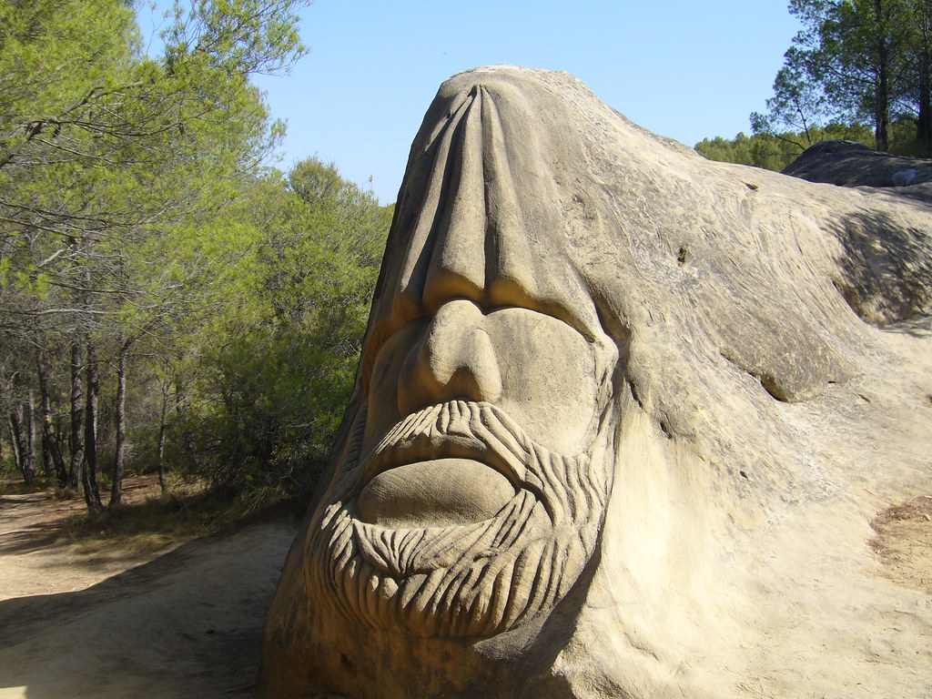 Las Caras de Buendía, una de las rutas más curiosas de España