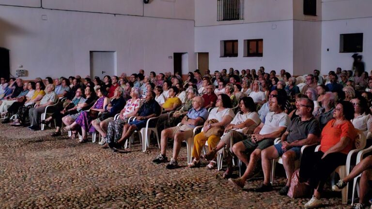 Lleno en el cine de verano de Manzanares para despedir la temporada