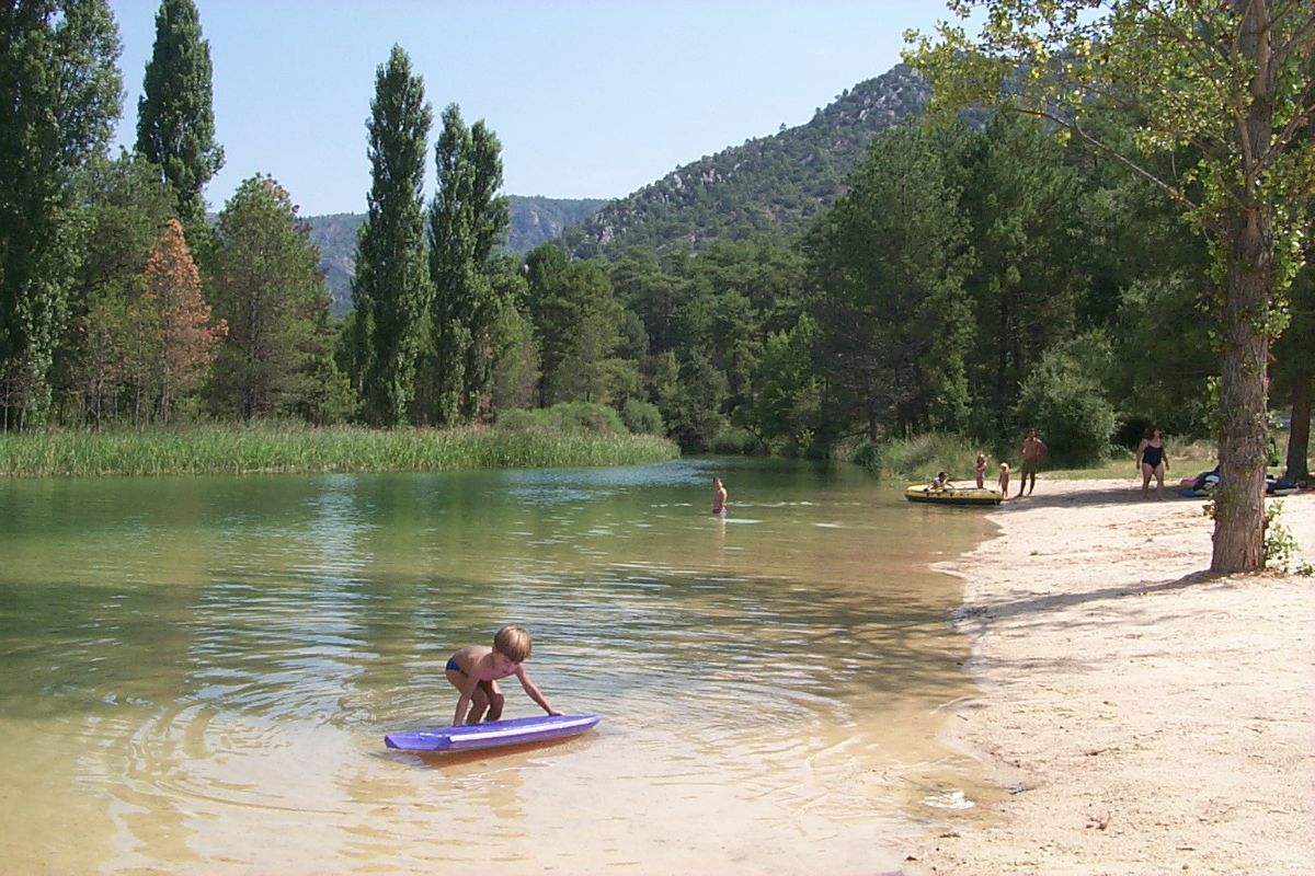 Un remanso de agua clara en plena serranía conquense: la Playa de Cañamares