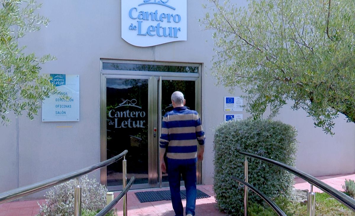 Veinte vacas de una herencia, siete lustros y una empresa que late por Letur