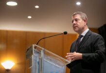 Page mantiene la incógnita sobre si se presentará a presidente de C-LM en 2027