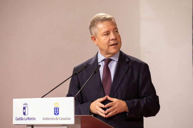 Page rechaza delegar competencias de inmigración a Cataluña por «minutos de legislatura»