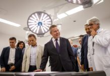 Page adelanta que los Reyes inaugurarán el Hospital de Albacete