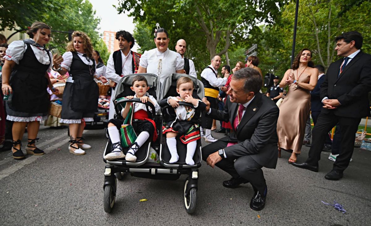 Albacete abre su Feria 2025 con emoción, devoción y una explosión de color
