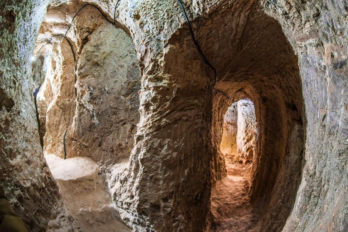Viajar 2.000 años atrás en el tiempo y a 40 metros de profundidad desde Cuenca: la mina de la “Mora Encantada”