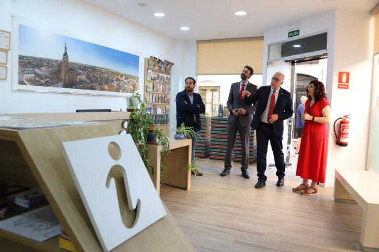 La Oficina de Turismo de Manzanares estrena instalaciones en una ubicación “estratégica”