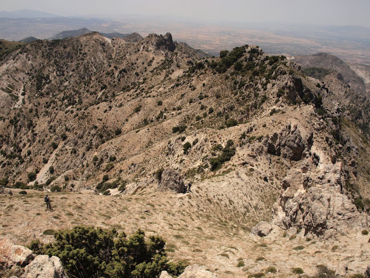 Caminar entre volcanes dormidos en Castilla-La Mancha: los Castillejos de La Bienvenida