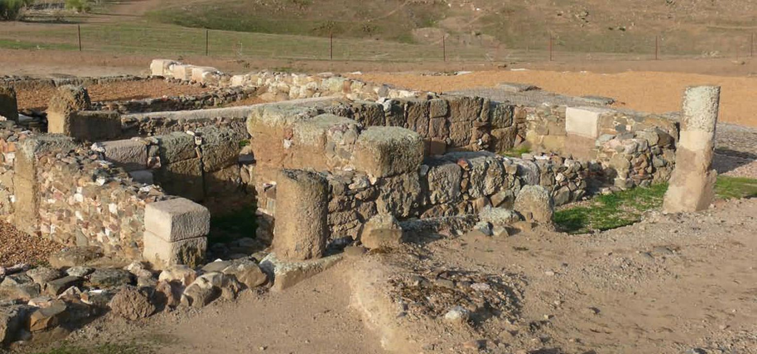 Caminar entre volcanes dormidos en Castilla-La Mancha: los Castillejos de La Bienvenida