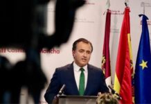 Vox describe el discurso de Page como «un mitin electoral lleno de propaganda y promesas recicladas»