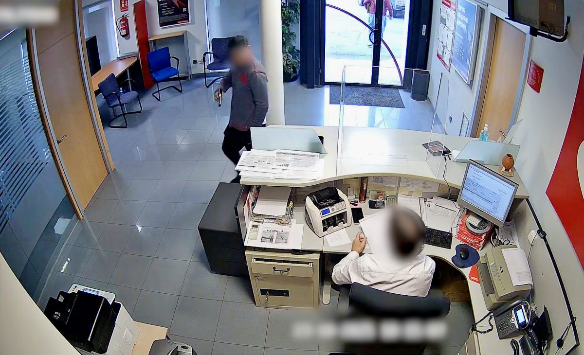 Detenido el autor de dos robos a punta de pistola en bancos de Toledo
