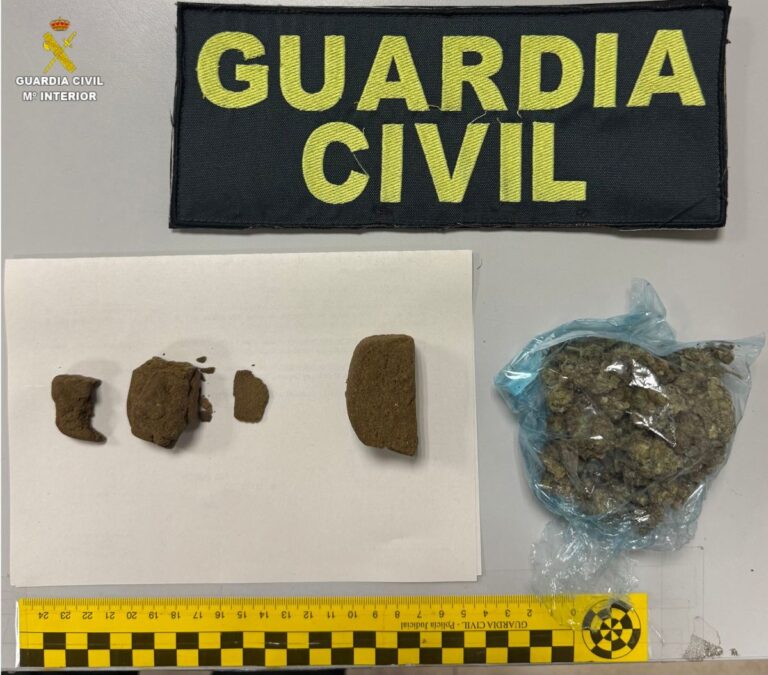 Detenido en la A-3 en Montalbo mientras conducía con 40 gramos de hachís y 12 gramos de marihuana