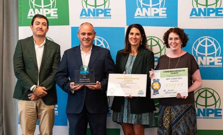 José Jiménez y el IES Azuer de Manzanares, reconocidos por su proyecto educativo innovador