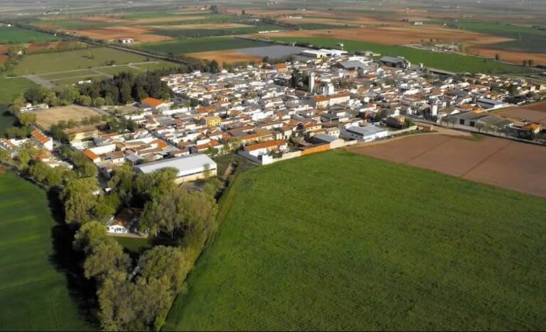 Vecinos Llanos del Caudillo denuncian «falta de transparencia» de Ayuntamiento en tramitación de una planta de biometano