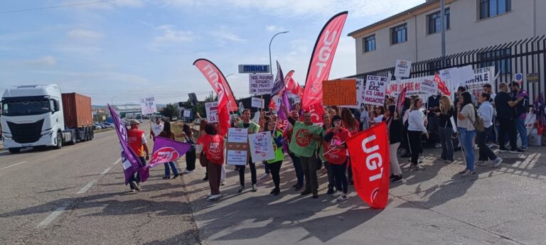 CCOO y UGT se marcan como objetivo recolocar a los despedidos por el ERE de Mahle