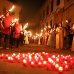 La procesión de las antorchas iluminó el inicio de ‘Manzanares Medieval’ 2025